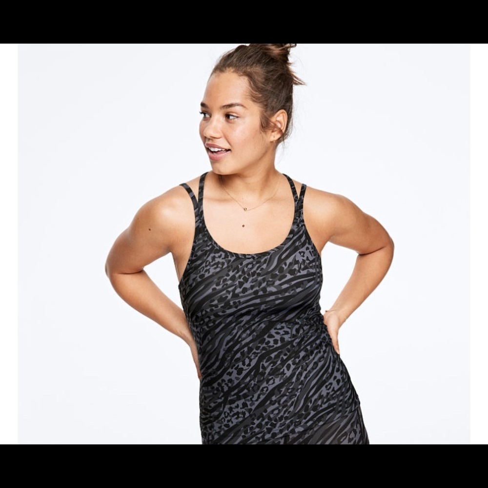 VS shelf bra tank top size M